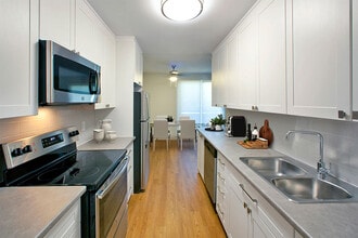 Building Photo - Marlan Towers