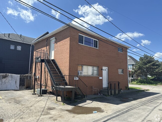 Building Photo - 30 Martin Ave