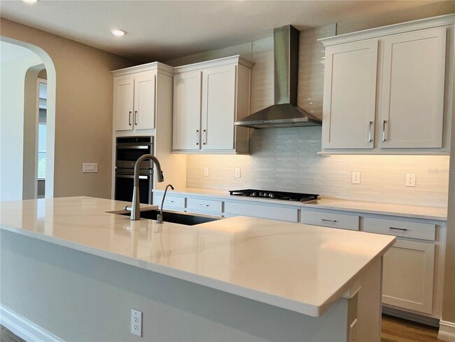 Building Photo - 4567 Tivoli Dr
