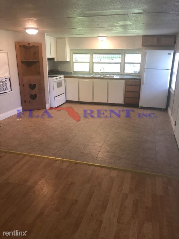 Building Photo - 2 br, 1 bath Mobile Home - 18510 14th Ave