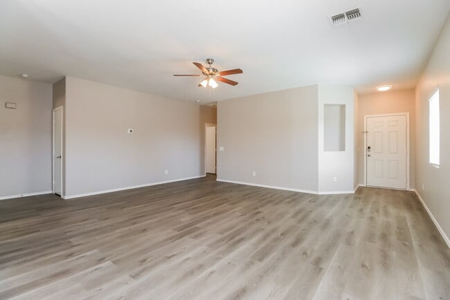 Building Photo - 1715 E Renegade Trail
