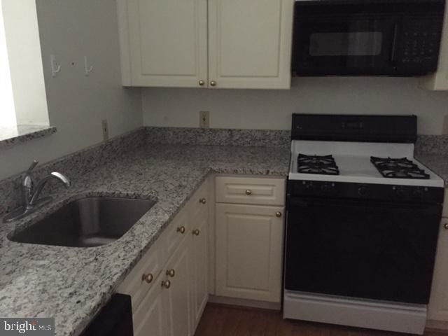 Foto del edificio - 2204 Westcourt Ln