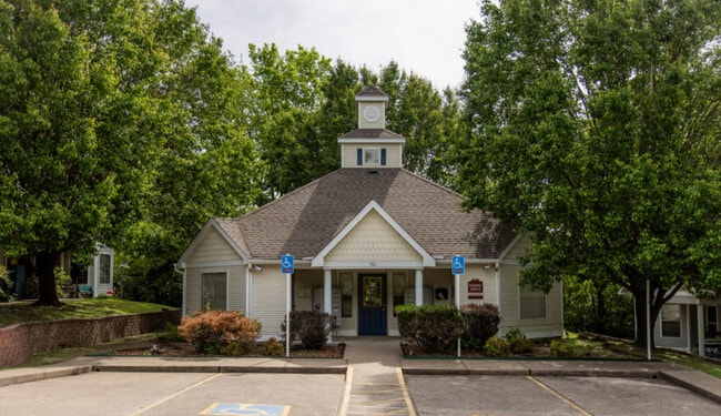 Building Photo - Heritage Park Apartments