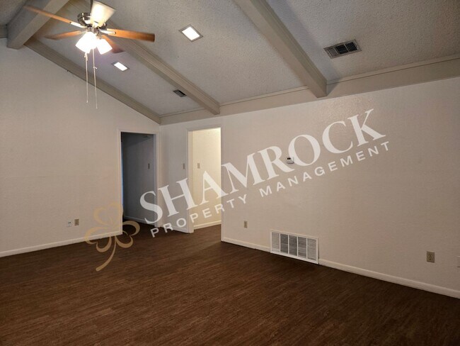 Foto del edificio - 3 Bedroom in Midway ISD!