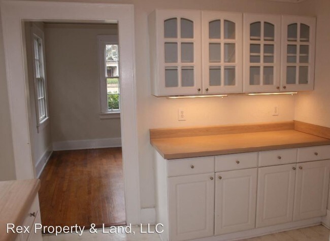 Building Photo - 3 br, 1.5 bath House - 830 Fleming Ave