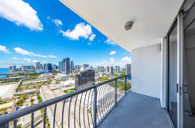 Foto del edificio - 1750 N Bayshore Dr