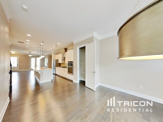 Foto del edificio - 2303 Mclean Chase