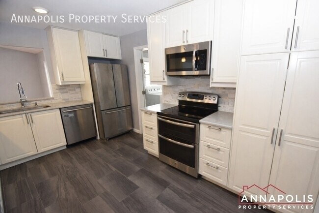 Building Photo - 1027 Springhill Way