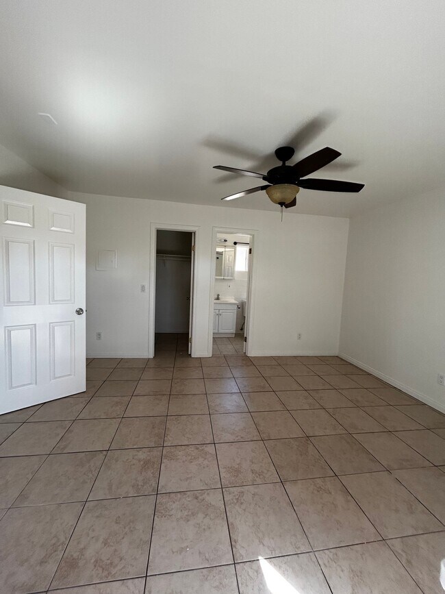 Foto del edificio - 3322-24 Clairemont Mesa Blvd