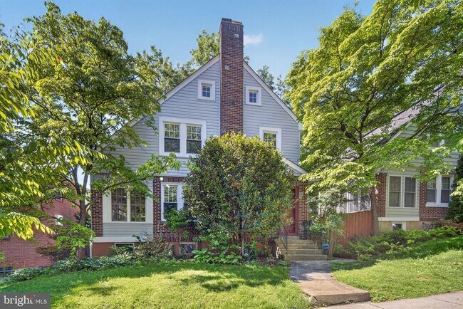 Building Photo - 3606 Jocelyn St NW