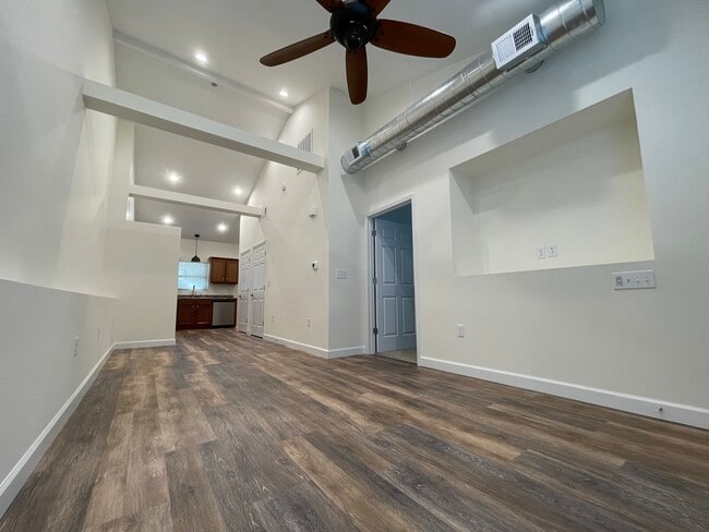 Building Photo - 625 Pawnee St