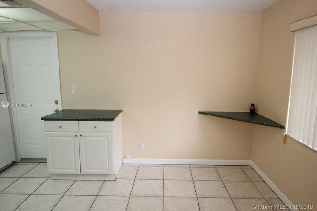 Foto del edificio - 5061 SW 40th Ave