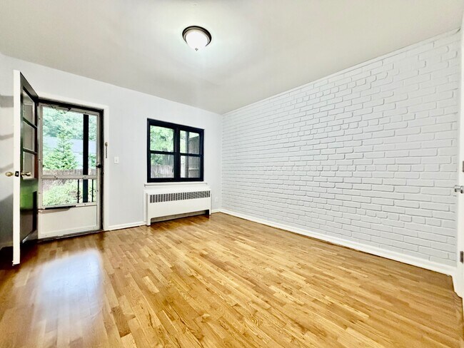 Foto del edificio - 115 Stonelea Pl