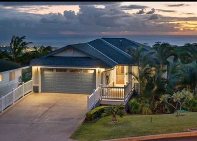 Foto del edificio - 3BR/2.5BA/2Car garage in gated Seascape at Makakilo with breathtaking panoramic ocean and sunset ...