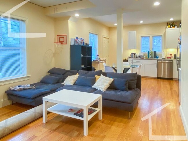 New Construction in Allston, Central Heat/AC, Free Laundry, Parking, 3 Full Bathrooms, - New Construction in Allston, Central Heat/AC, Free Laundry, Parking, 3 Full Bathrooms, Townhome