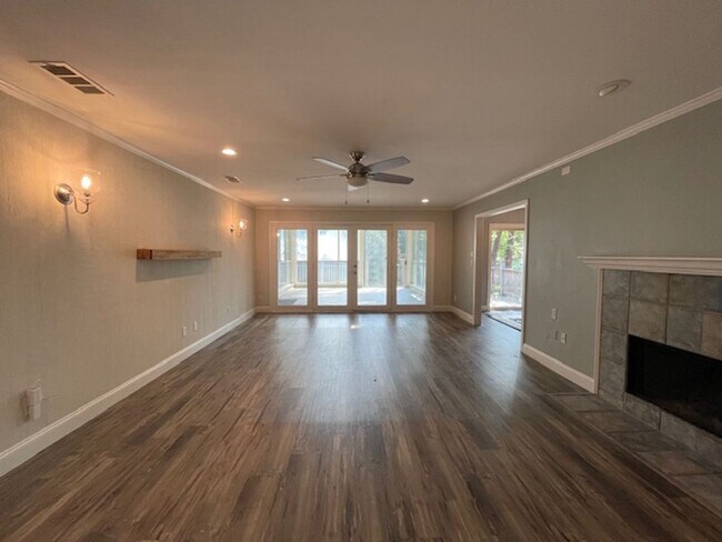 Building Photo - 7309 Cedar Ct