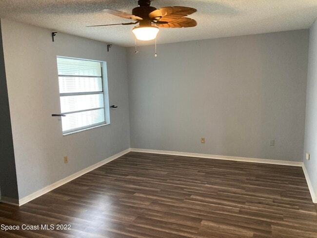 Foto del edificio - 711 Walnut Dr