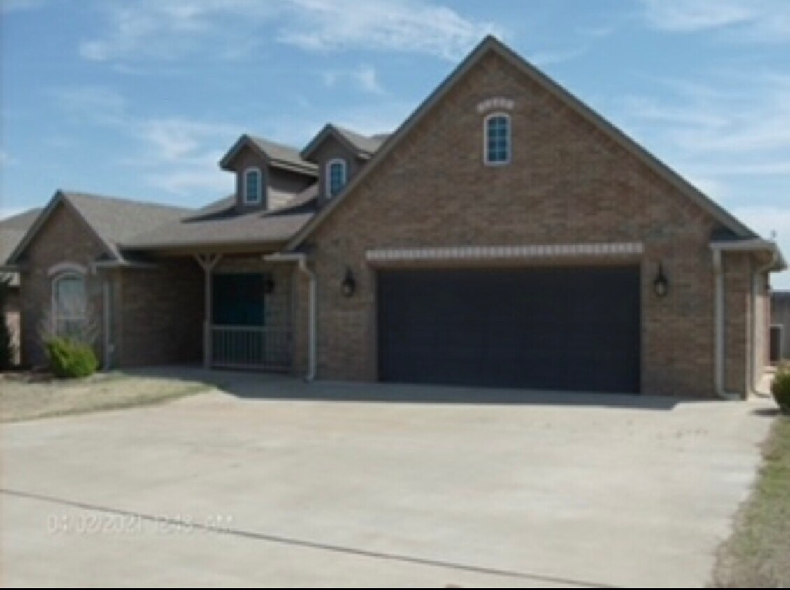 108 Surry Rd, Elk City, OK 73644 House Rental in Elk City, OK