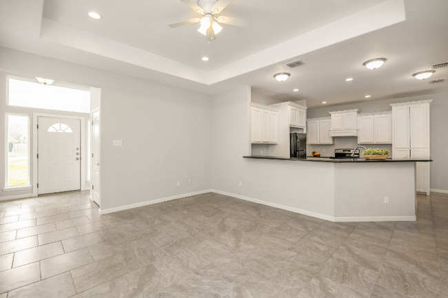Building Photo - 6402 Williams Dr