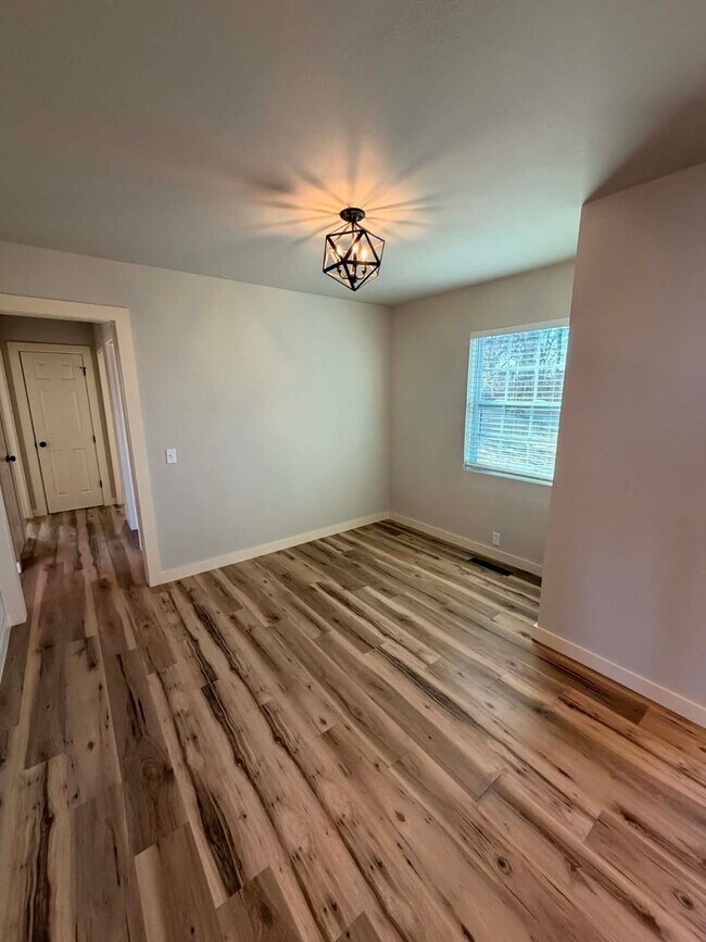 Foto del edificio - Beautiful 3 bedroom / 2 bathroom house in Joplin Mo with fenced in Yard!!