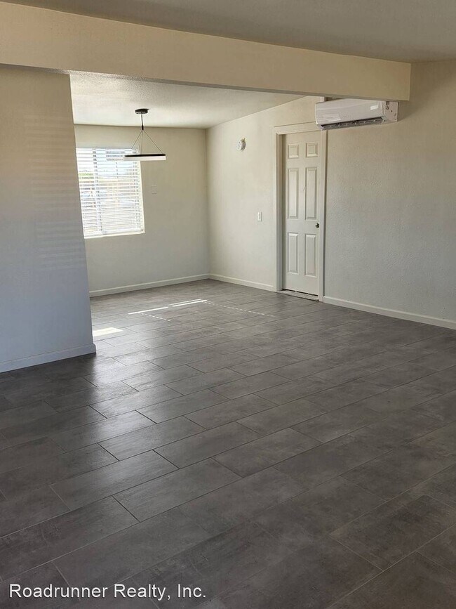 Building Photo - 3 br, 1 bath House - 5647 Chia Ave