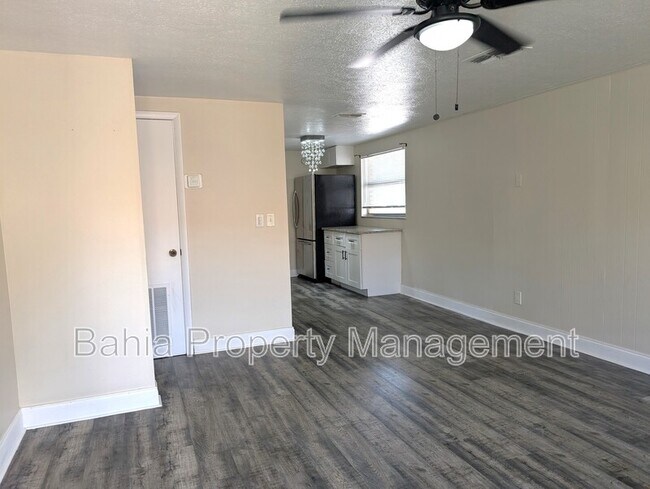 Foto del edificio - 8942 Temple Terrace Hwy