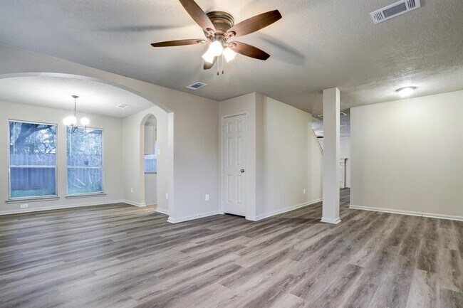 Building Photo - 4514 Pristine Dr