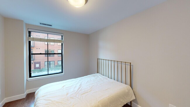 Building Photo - 7 Harcourt St