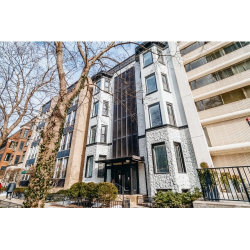 Building Photo - 1421 N Dearborn St