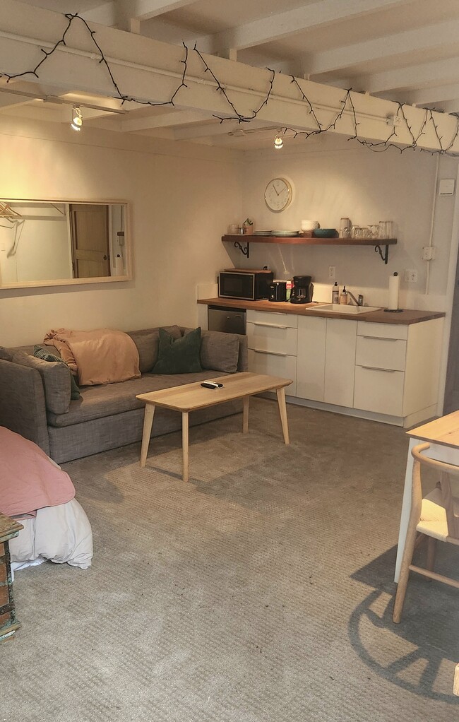 Building Photo - 459 Boulevard Way