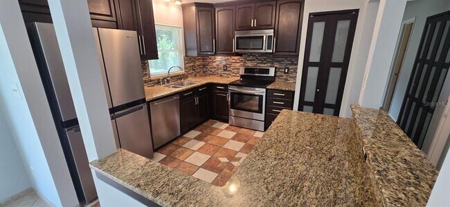Foto del edificio - 1340 Paradise Ln