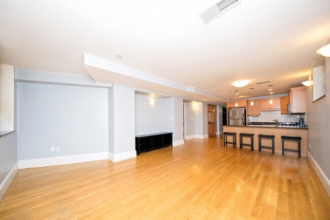 Foto del edificio - 245 Beacon St