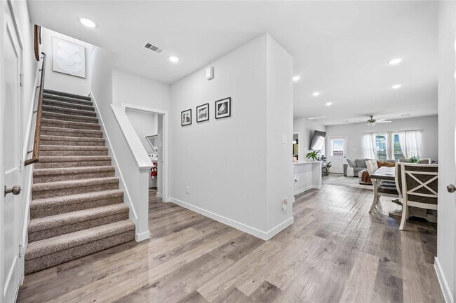 Foto del edificio - 11623 Prosperity Dr