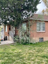 Building Photo - 2035 Van Buren Ave