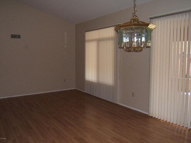 Foto del edificio - 15015 W Heritage Dr