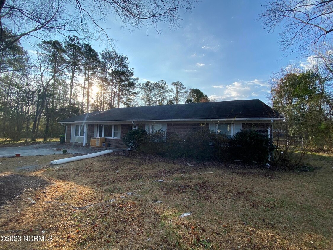 104 E Larriat Ln, Havelock, NC 28532 House Rental in Havelock, NC