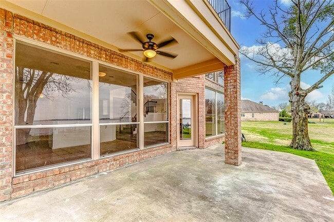 Building Photo - 14527-14527 Clipper Cir Dr
