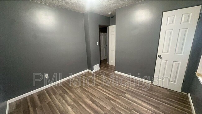 Foto del edificio - 312 Buckingham Ave