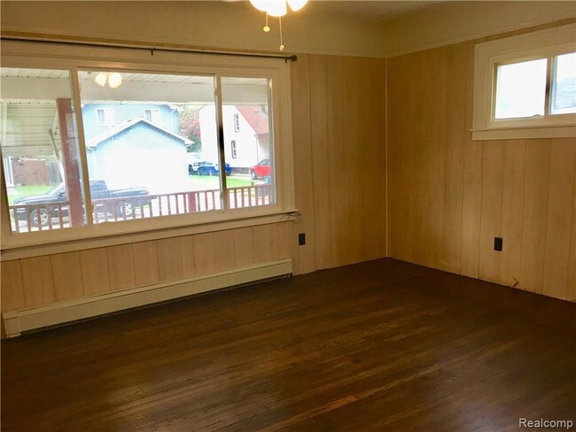 Foto del edificio - 23360 Carlisle Ave