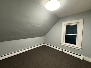 Building Photo - 1 Cedar Ct