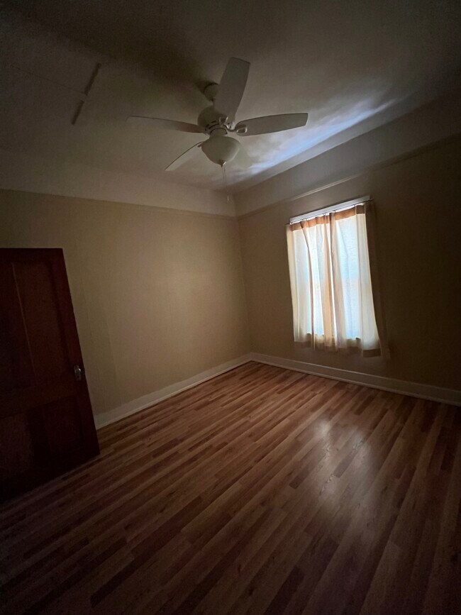 Foto del edificio - 403 N Court Ave