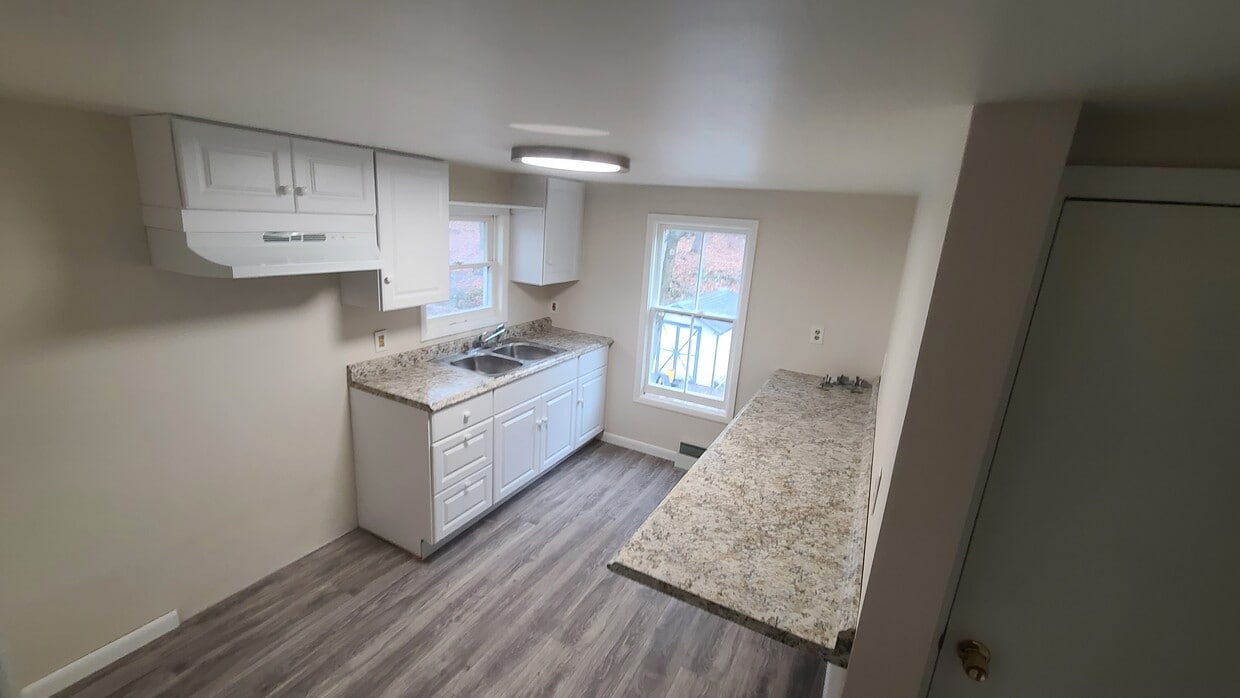 7 White St Unit 2, Highland, NY 12528 Apartments in Highland, NY