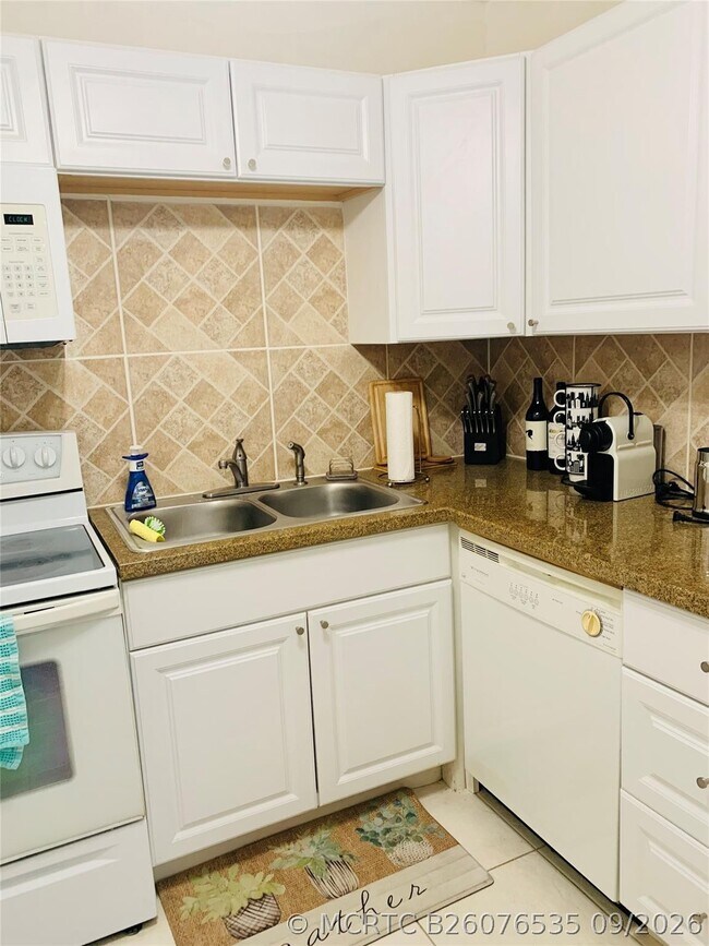 Foto del edificio - 424 N Riverside Dr