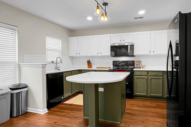 Foto del edificio - 124 Larkspur Dr