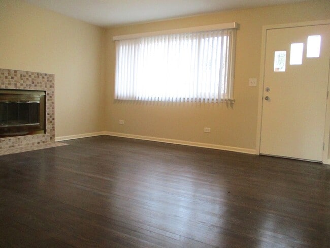 Building Photo - 448 Midway Dr