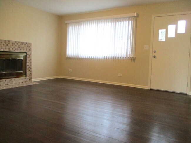 Foto del edificio - 448 Midway Dr