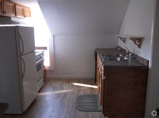Building Photo - 507 Roberts St