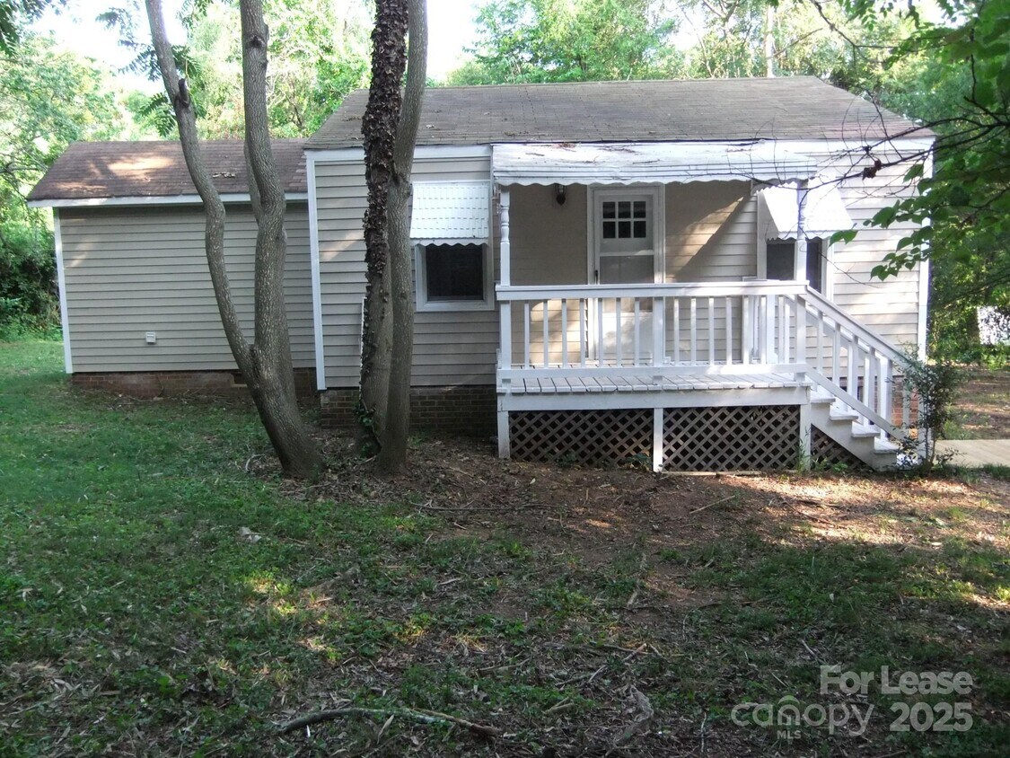 Foto principal - 1631 Harris Rd