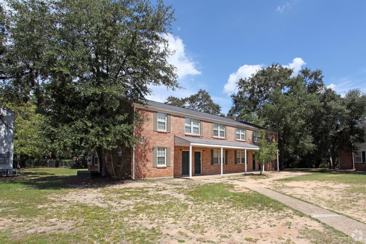 Exterior - Berkshire Arms Apartments