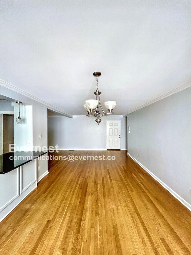 Foto del edificio - 4520 Grove Ave
